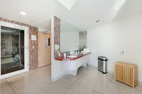 300 S Pointe Drive Miami Beach FL 33139