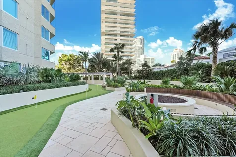 300 S Pointe Drive Miami Beach FL 33139
