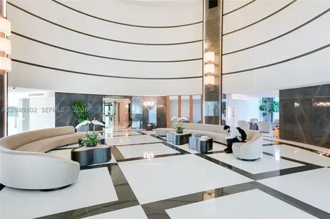 300 S Pointe Drive Miami Beach FL 33139