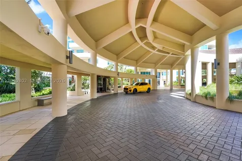300 S Pointe Drive Miami Beach FL 33139
