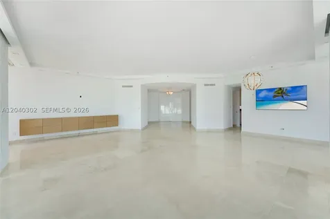 300 S Pointe Drive Miami Beach FL 33139