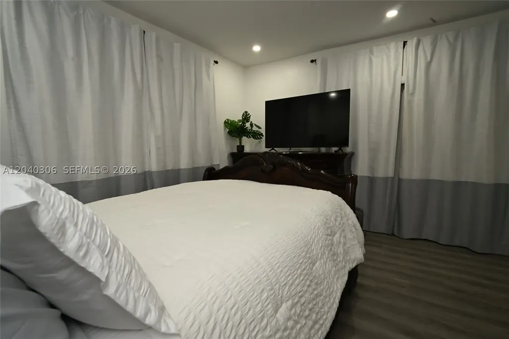 6930 Coolidge Street Hollywood FL 33024
