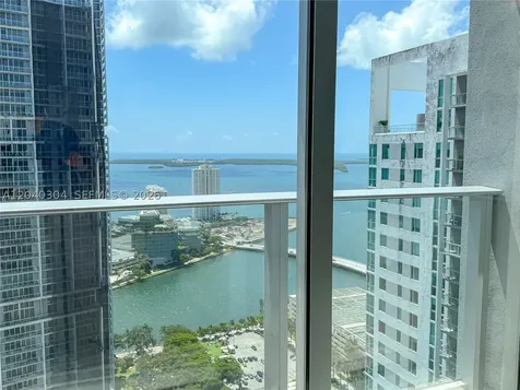 77 SE 5 Miami FL 33131