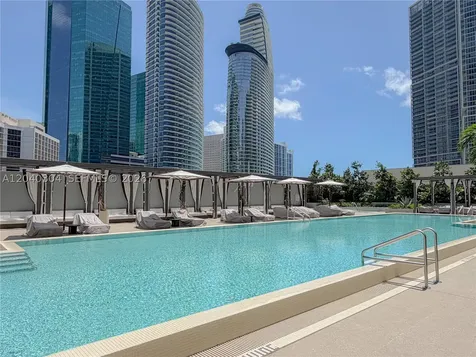 77 SE 5 Miami FL 33131