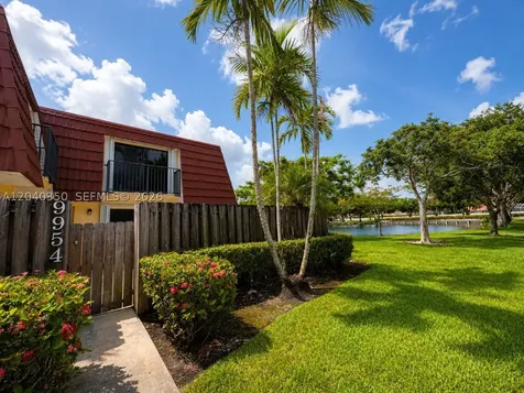 9954 NW 6th Place Plantation FL 33324