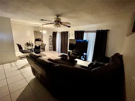 7262 SW 1st Street Margate FL 33068