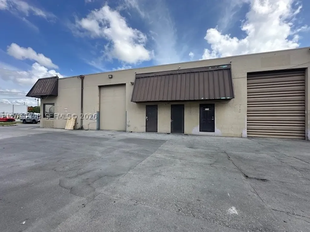 4237 NW 37 Avenue Miami FL 33142