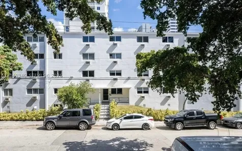 143 SW 9th Street Miami FL 33130