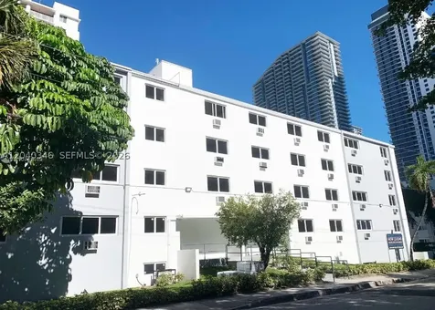 143 SW 9th Street Miami FL 33130