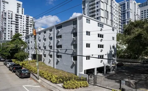 143 SW 9th Street Miami FL 33130