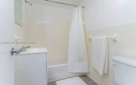 143 SW 9th Street Miami FL 33130
