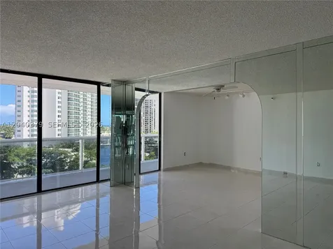 20505 E Country Club Drive Aventura FL 33180