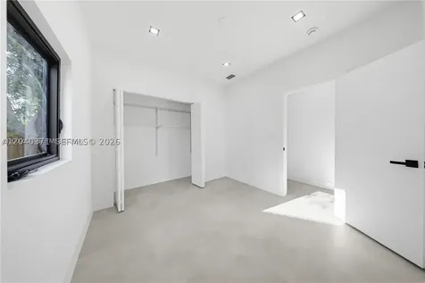 1021 NW 48th Street Miami FL 33127