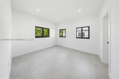 1021 NW 48th Street Miami FL 33127