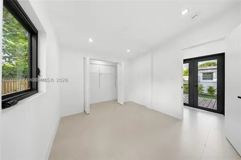 1021 NW 48th Street Miami FL 33127
