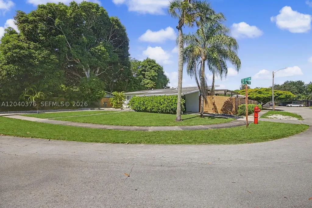1651 SW 27th Avenue Fort Lauderdale FL 33312