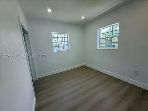 1525 SW 76th Court Miami FL 33144