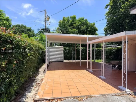 1525 SW 76th Court Miami FL 33144