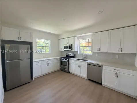 1525 SW 76th Court Miami FL 33144