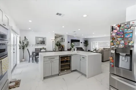 10450 NW 19th Street Pembroke Pines FL 33026
