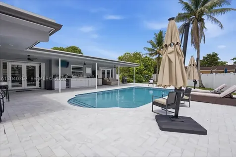 10450 NW 19th Street Pembroke Pines FL 33026