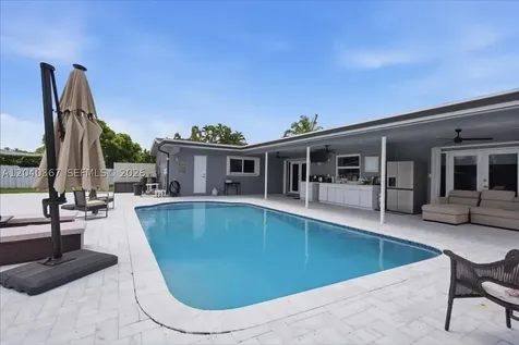 10450 NW 19th Street Pembroke Pines FL 33026