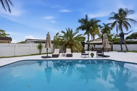 10450 NW 19th Street Pembroke Pines FL 33026