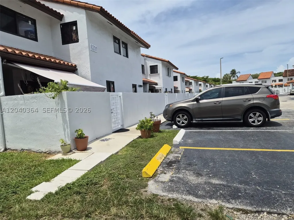 6201 SW 138 Th Ct Apart G Miami FL 33183