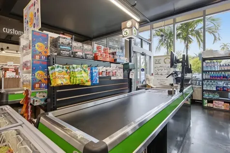 1002 E Hallandale Beach Boulevard Hallandale Beach FL 33009