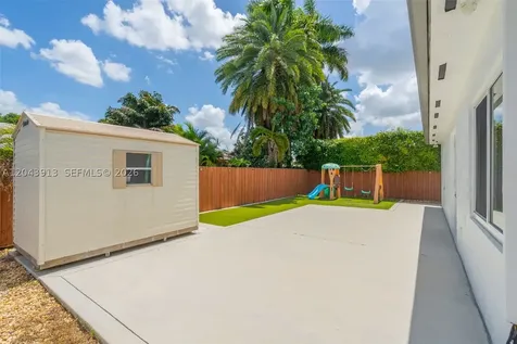 8757 NW 139 Terrace Miami Lakes FL 33018
