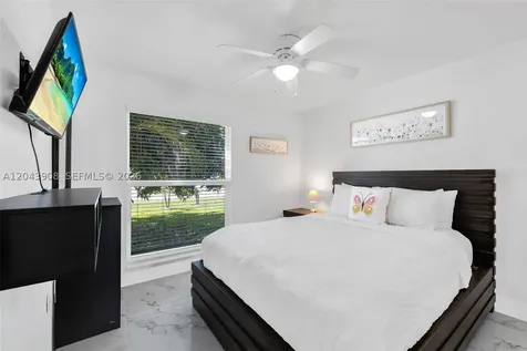 1318 Bayport Avenue Marco Island FL 34145