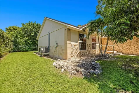 1318 Bayport Avenue Marco Island FL 34145