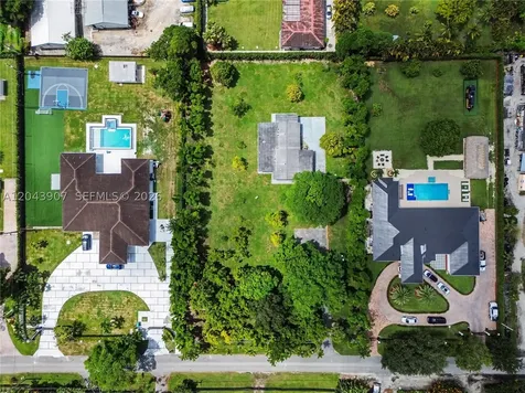 11380 SW 93rd Street Miami FL 33176