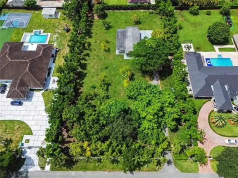 11380 SW 93rd Street Miami FL 33176