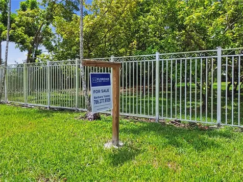 11380 SW 93rd Street Miami FL 33176