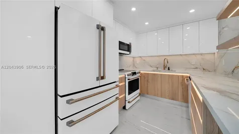 1623 Collins Avenue Miami Beach FL 33139