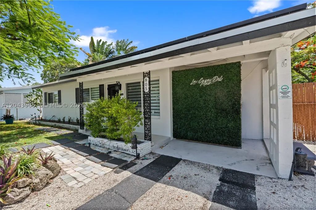 805 SW 22nd Avenue Fort Lauderdale FL 33312