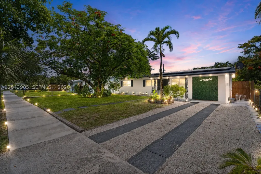 805 SW 22nd Avenue Fort Lauderdale FL 33312