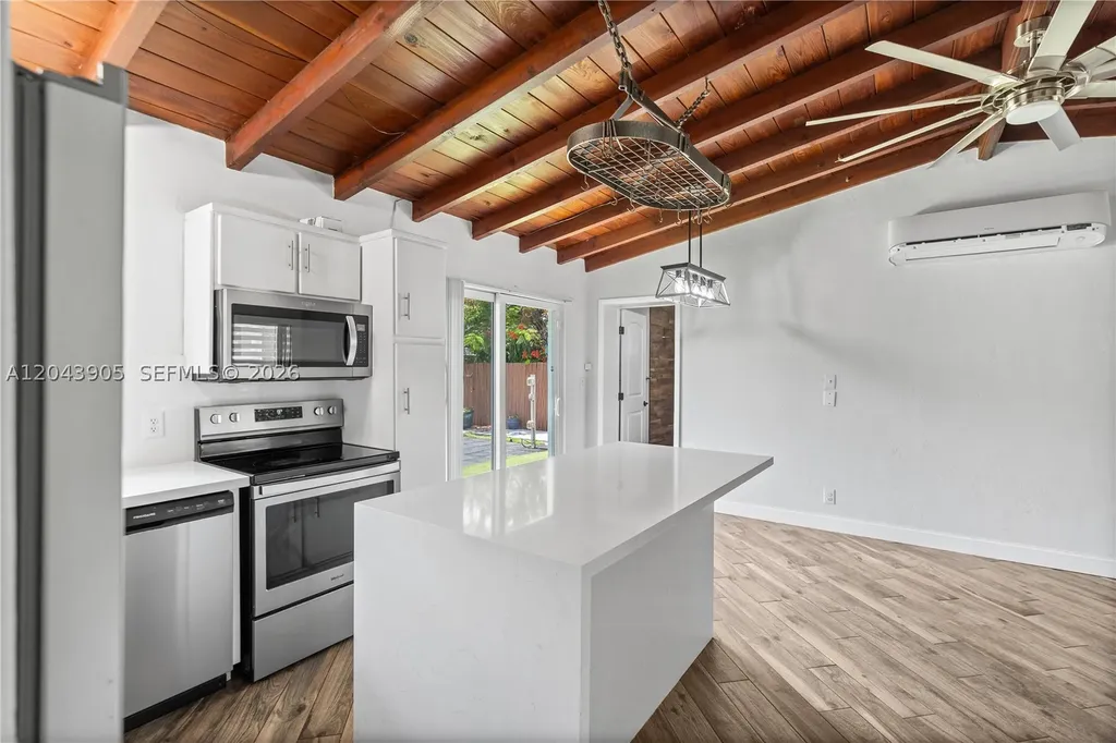 805 SW 22nd Avenue Fort Lauderdale FL 33312