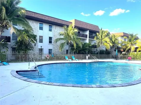 7477 SW 82nd Street Miami FL 33143