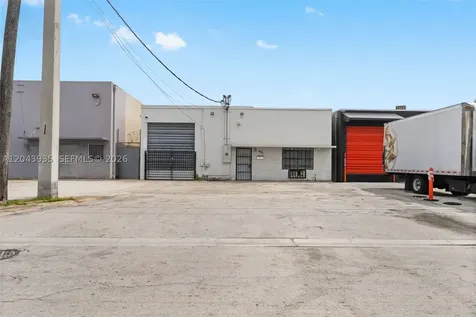 693 W 26th Street Hialeah FL 33010