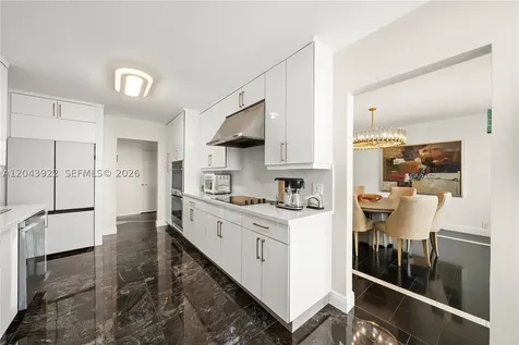 5500 Collins Avenue Miami Beach FL 33140