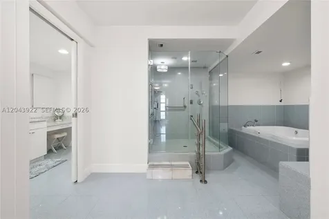 5500 Collins Avenue Miami Beach FL 33140