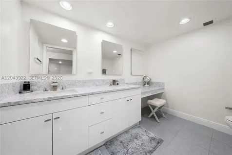 5500 Collins Avenue Miami Beach FL 33140