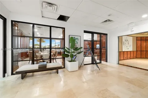 5500 Collins Avenue Miami Beach FL 33140