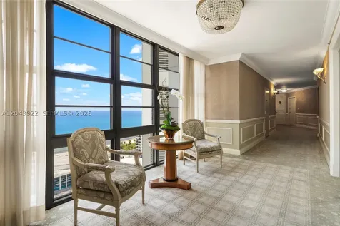 5500 Collins Avenue Miami Beach FL 33140