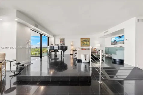 5500 Collins Avenue Miami Beach FL 33140