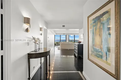 5500 Collins Avenue Miami Beach FL 33140