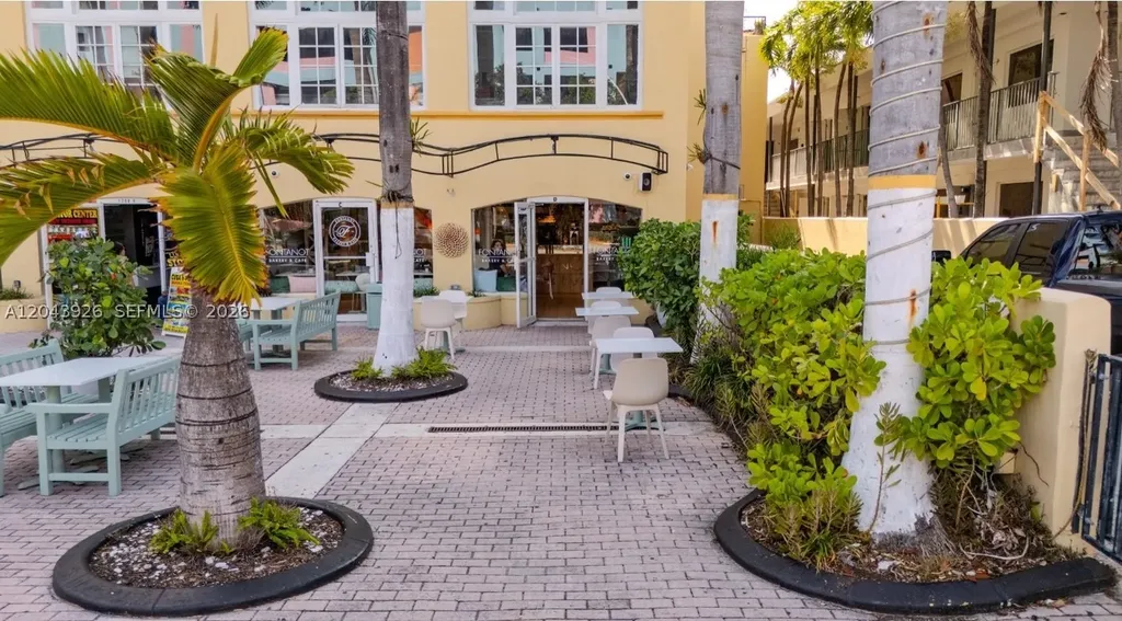 1300 Collins NE Street Miami FL 33139