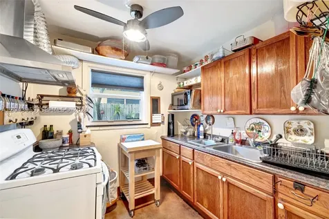 1401 NE 33rd Street Oakland Park FL 33334